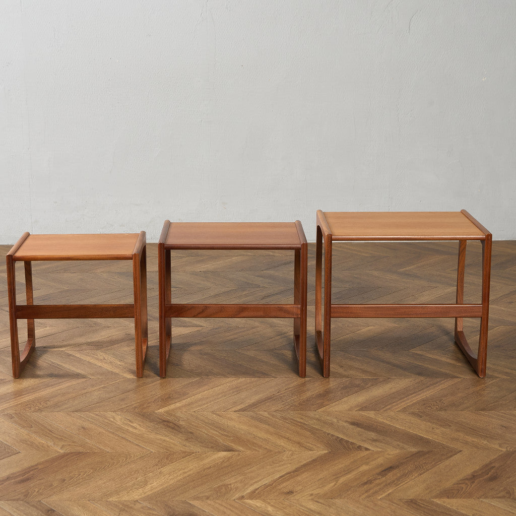 Quadrille ヴィンテージ ネストテーブル