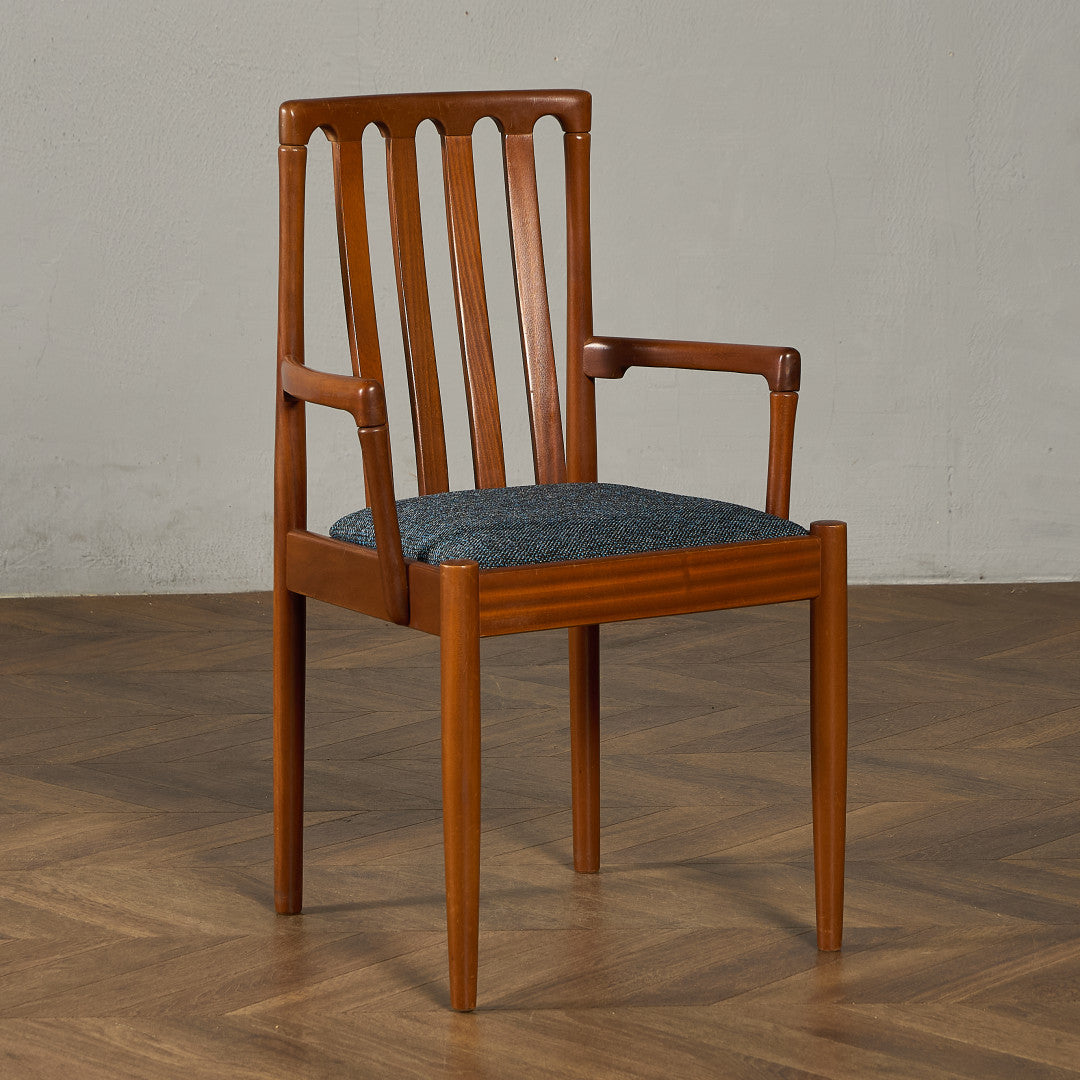 スラットバック アームチェア 座面張替え済み (LUUM)