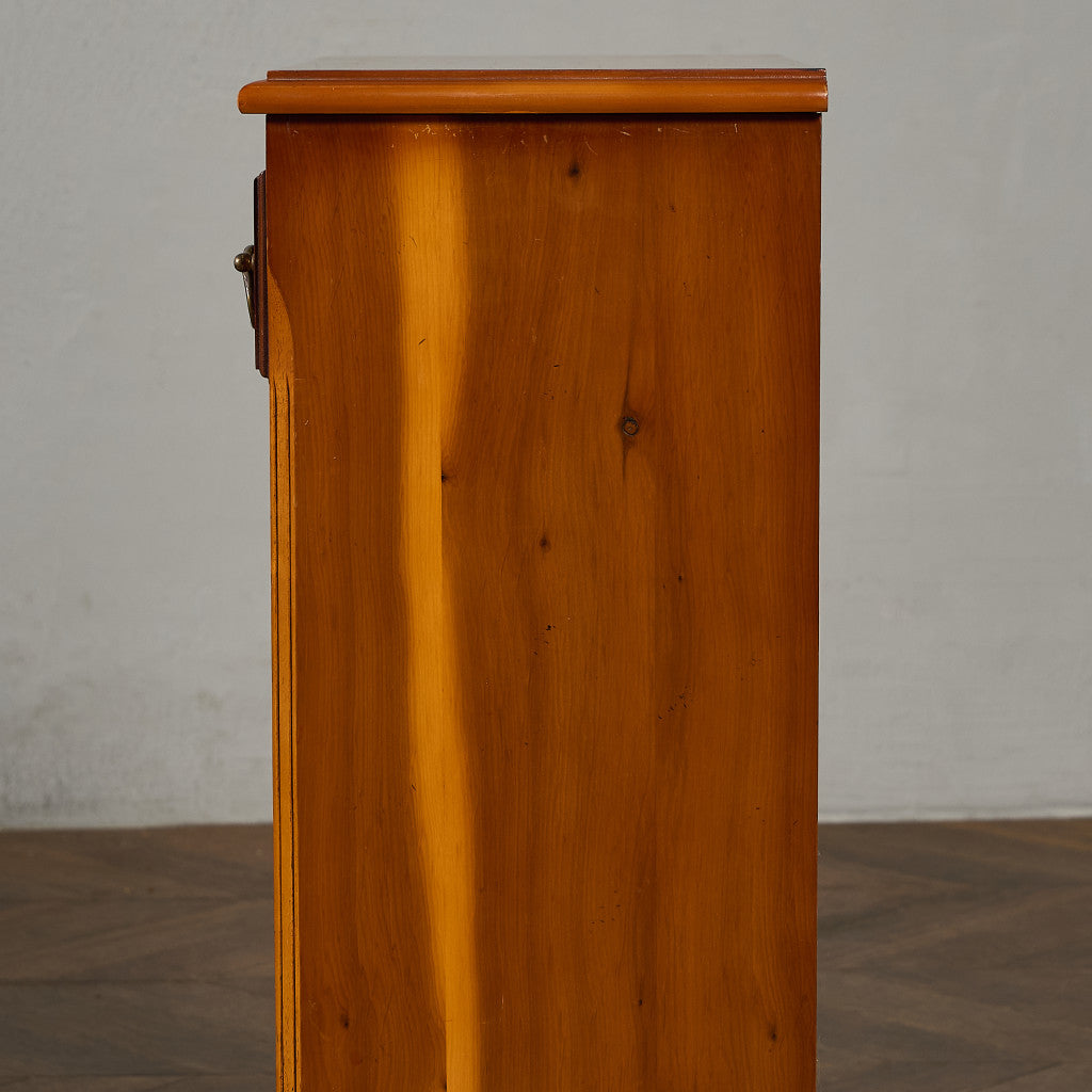 英国 クラシック サイドキャビネット