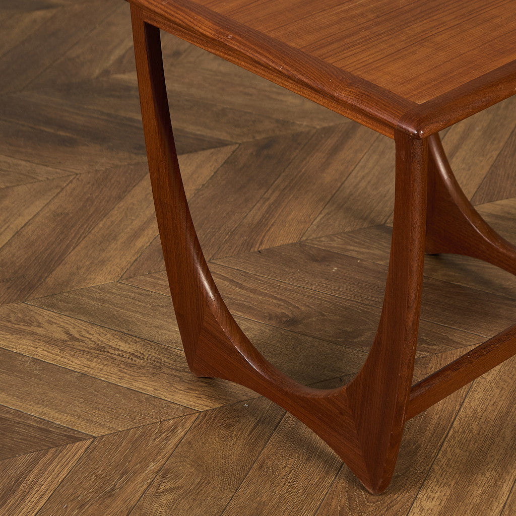 Astro ネストテーブル