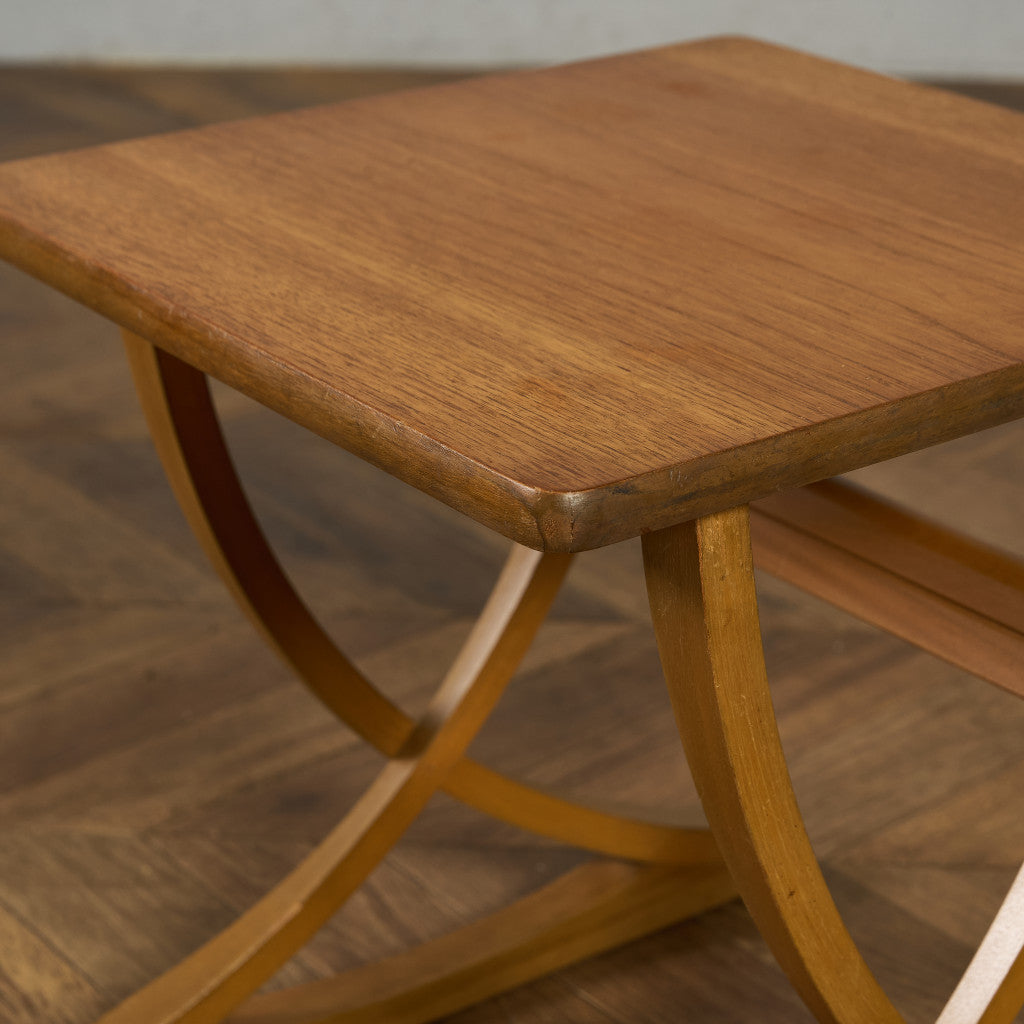 ネストテーブル