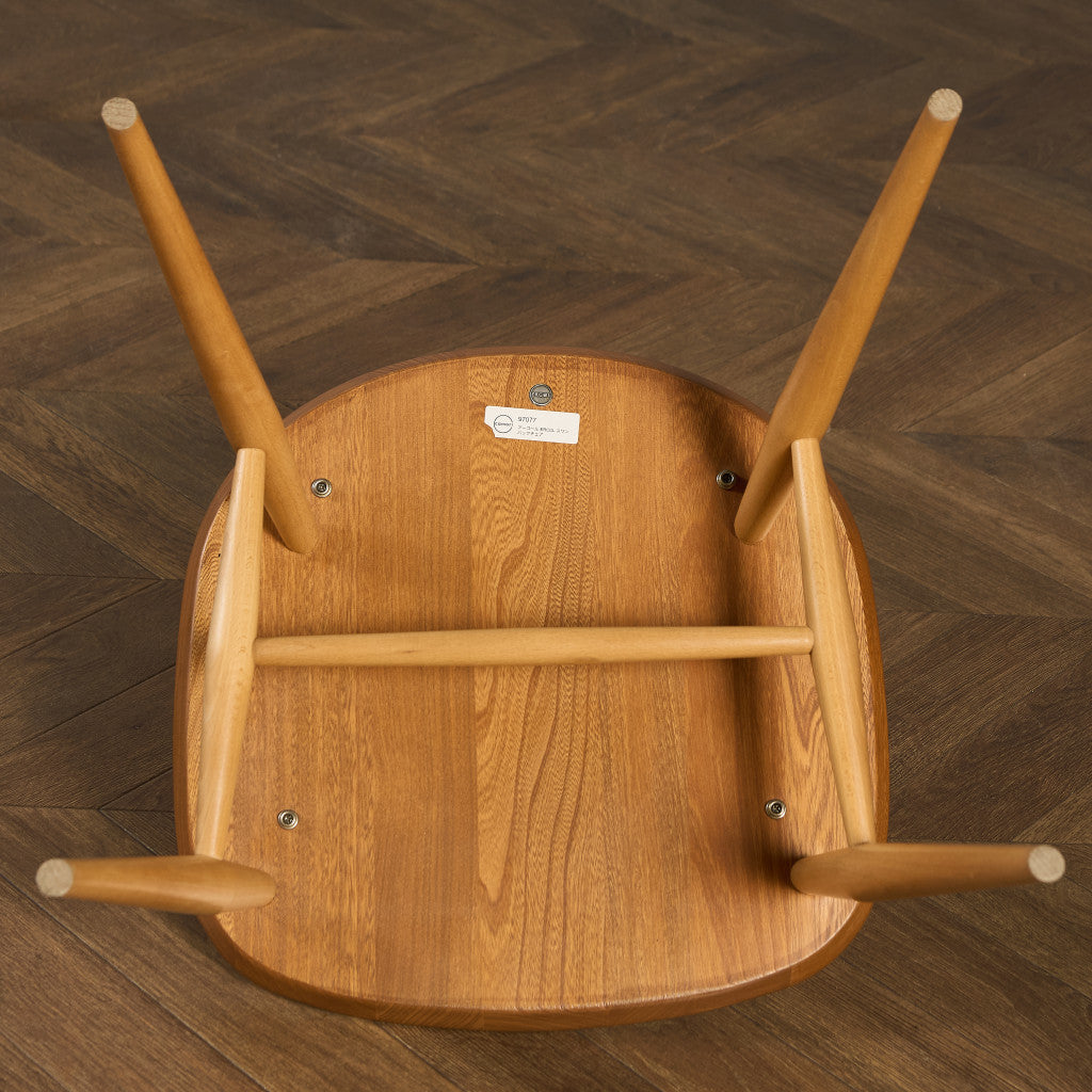 スワンバックチェア  ラウンドメタルラベル