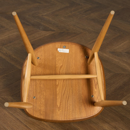 スワンバックチェア  ラウンドメタルラベル