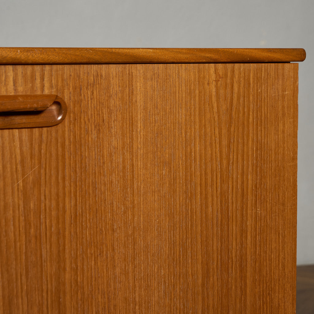 イギリス ヴィンテージ サイドボード