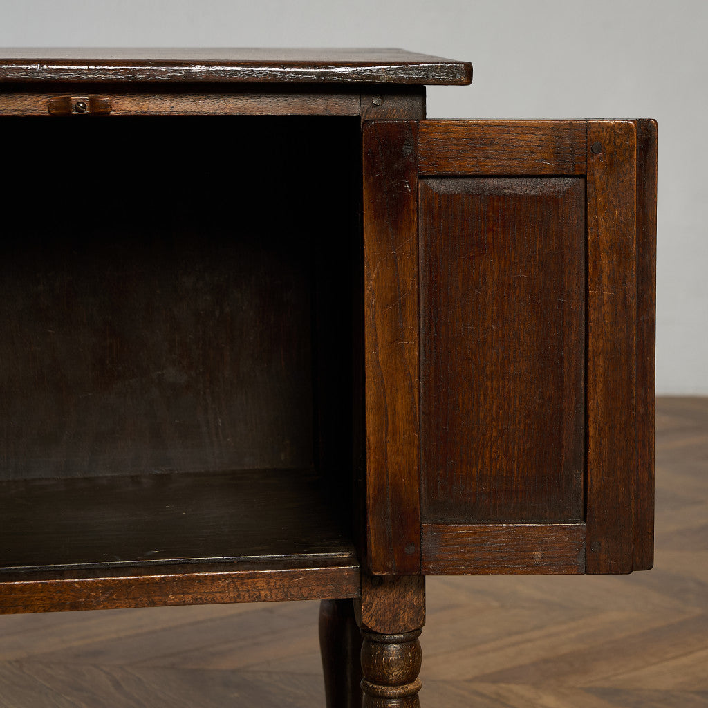 英国 クラシック サイドキャビネット サイドテーブル