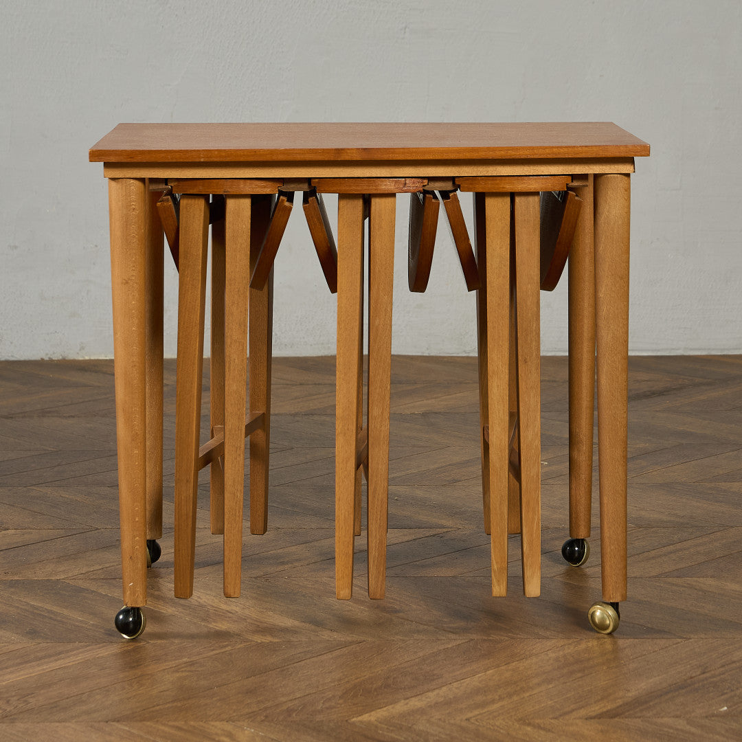 Novy Domov ヴィンテージ ネストテーブル