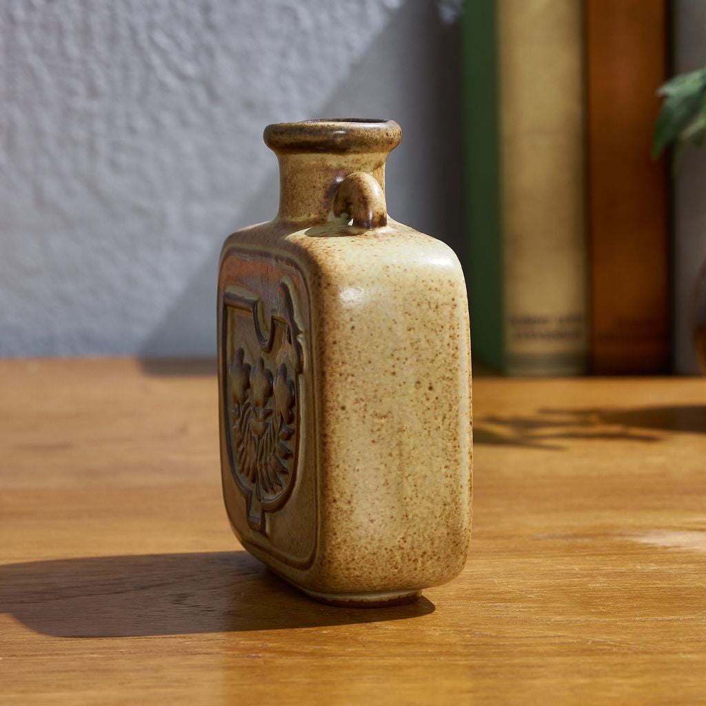 With a grip square Vase