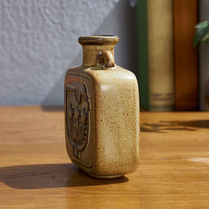 With a grip square Vase