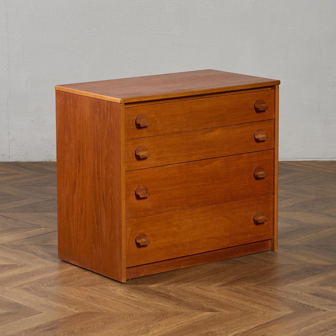 スタッグ Stag Furniture ヴィンテージ 4段 チェスト #95550 – camori スタッグ Stag Furniture ヴィンテージ 4段 チェスト #95550 – camori