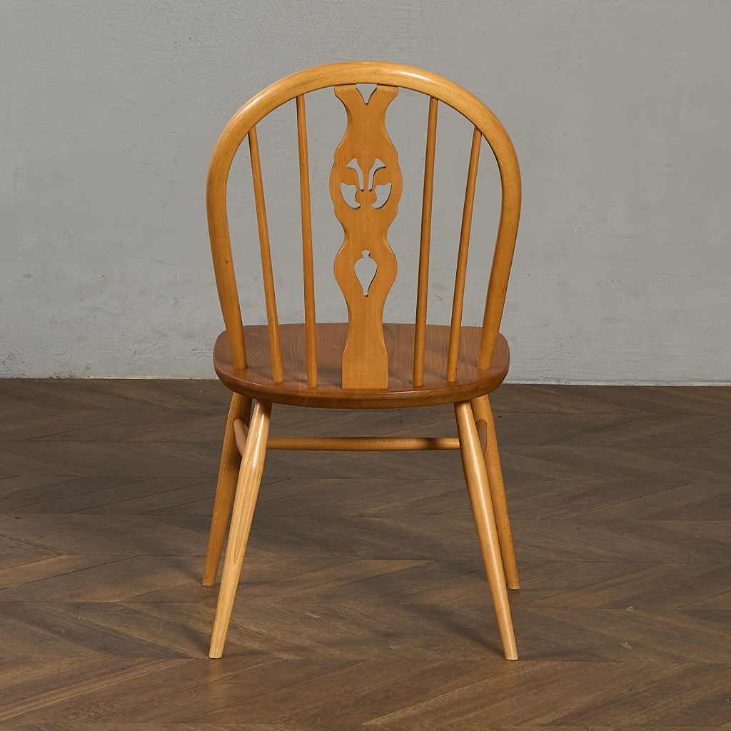 シスルバックチェア ゴールドメタルラベル