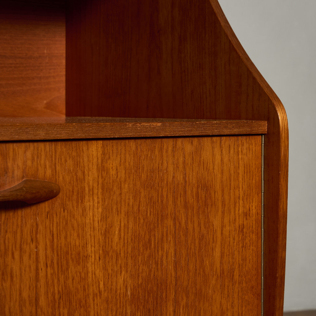 ヴィンテージ ハイサイドボード