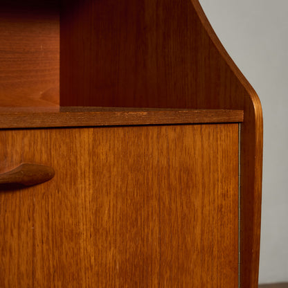 ヴィンテージ ハイサイドボード