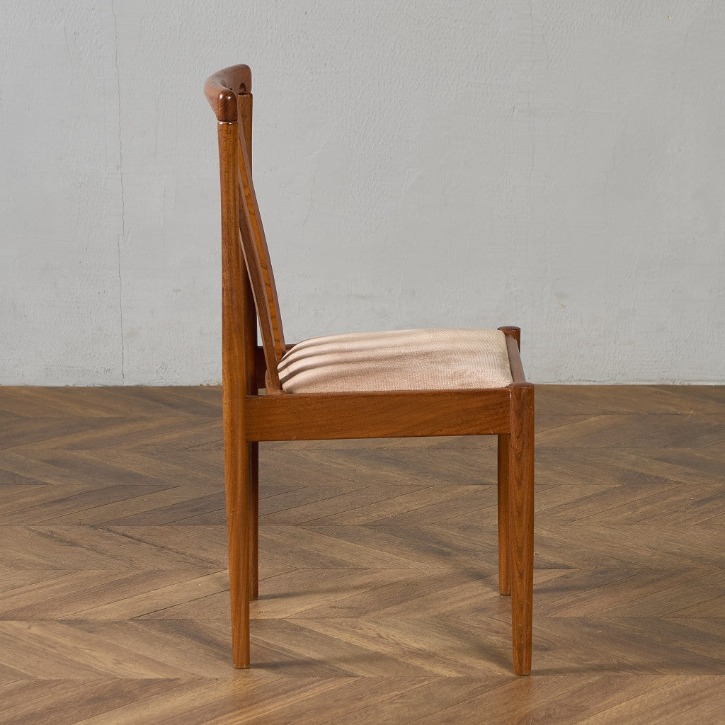 スラットバックチェア