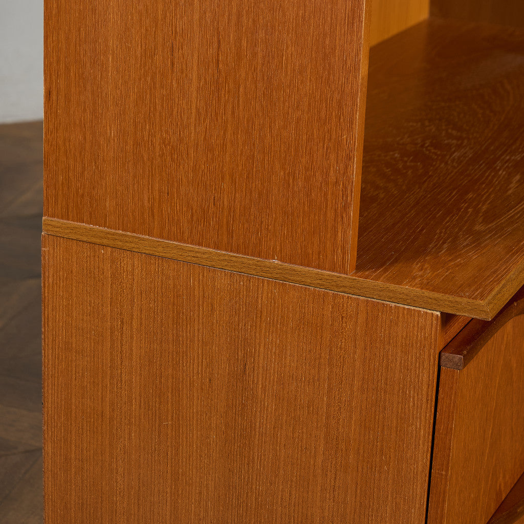 A Quinn (Sales) Ltd ヴィンテージ ウォールユニット