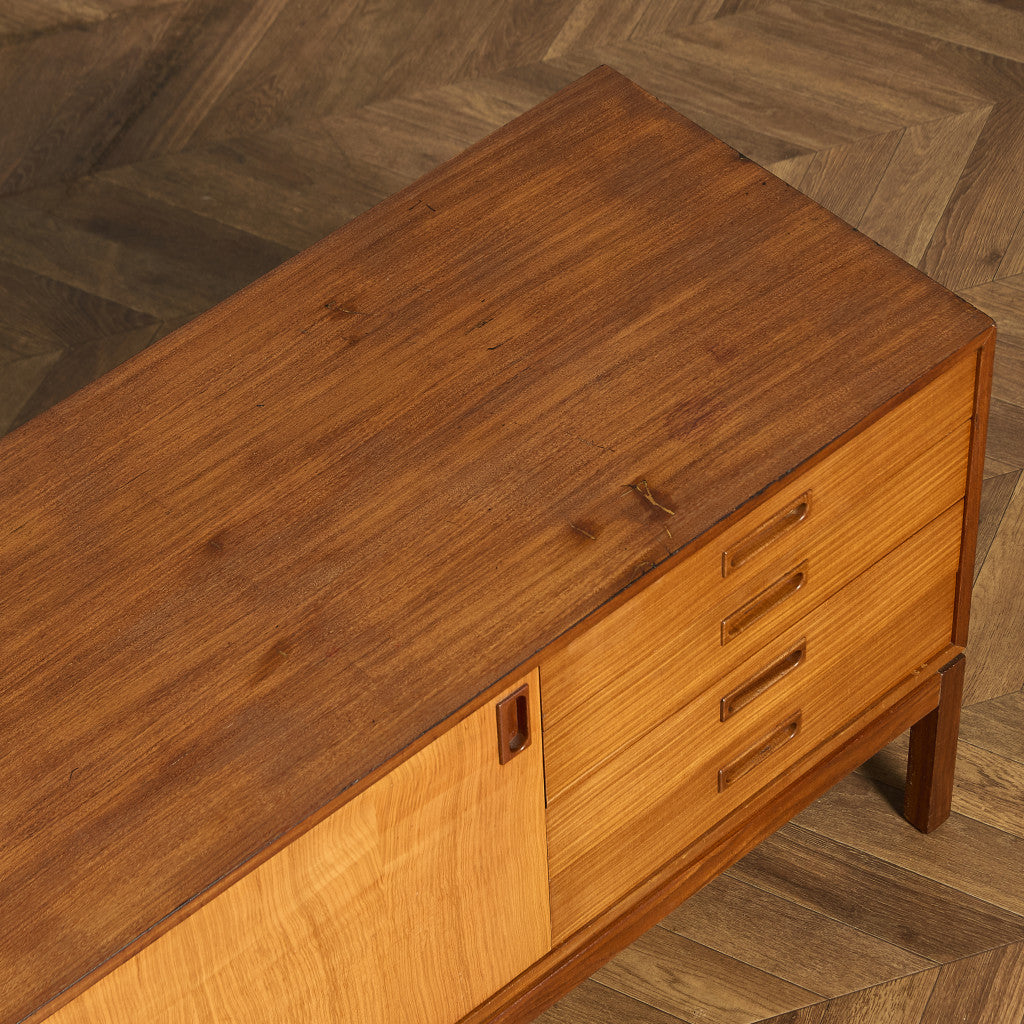 イギリス ヴィンテージ サイドボード