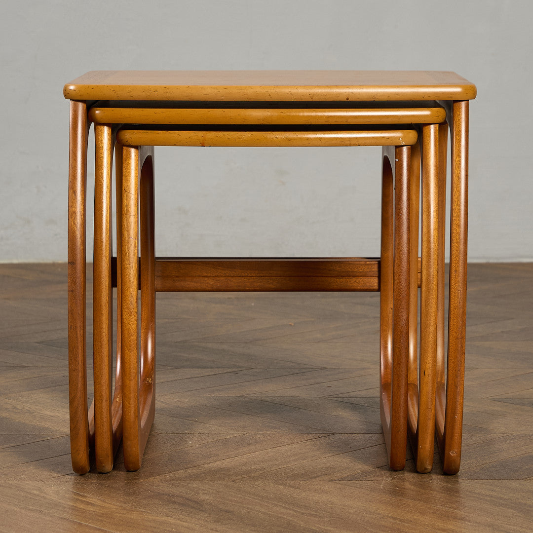 Burlington ネストテーブル