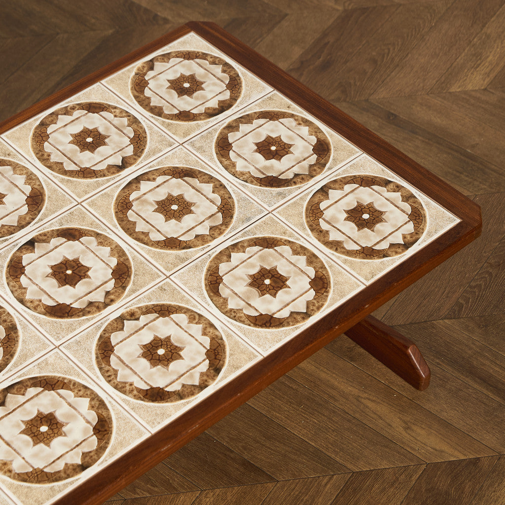 タイルトップ コーヒーテーブル