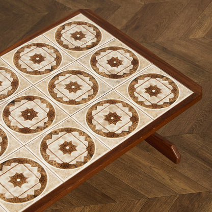 タイルトップ コーヒーテーブル