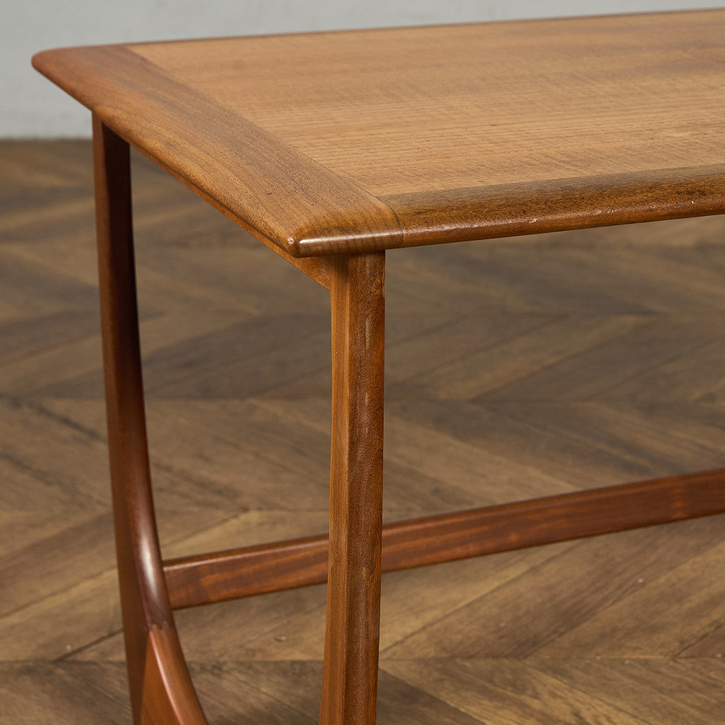 Astro ネスト コーヒーテーブル