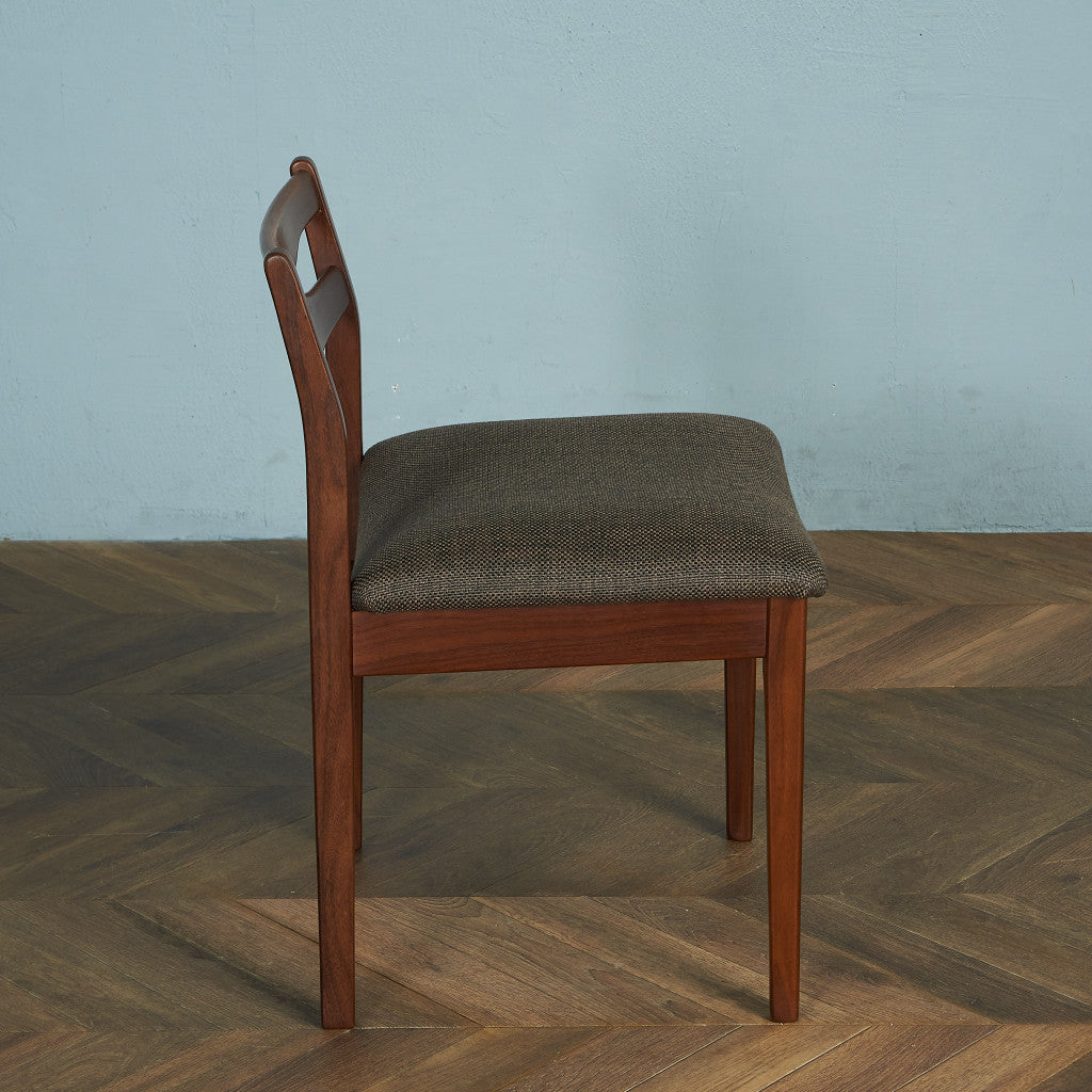 ヴィンテージ ダイニングチェア / 座面張替え済み (LUUM)