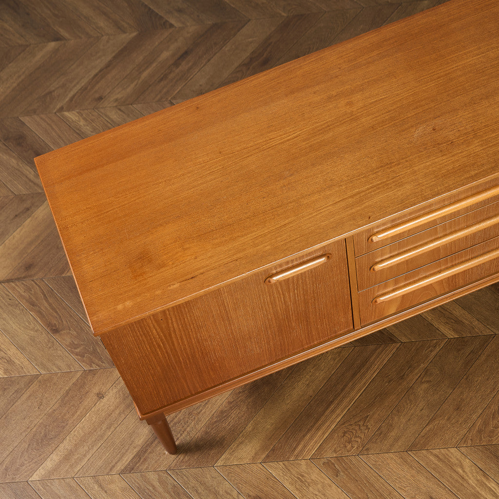 イギリス ヴィンテージ サイドボード