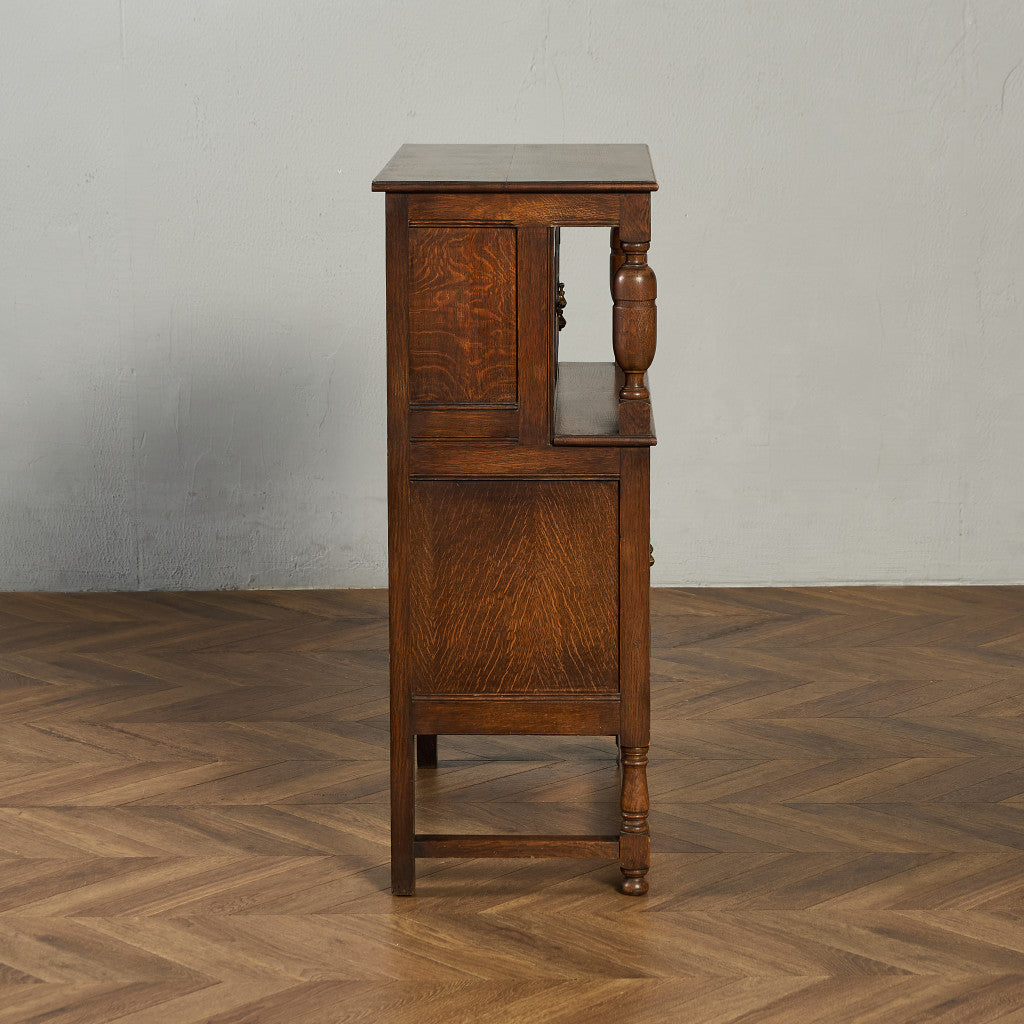 英国 クラシック コートカップボード