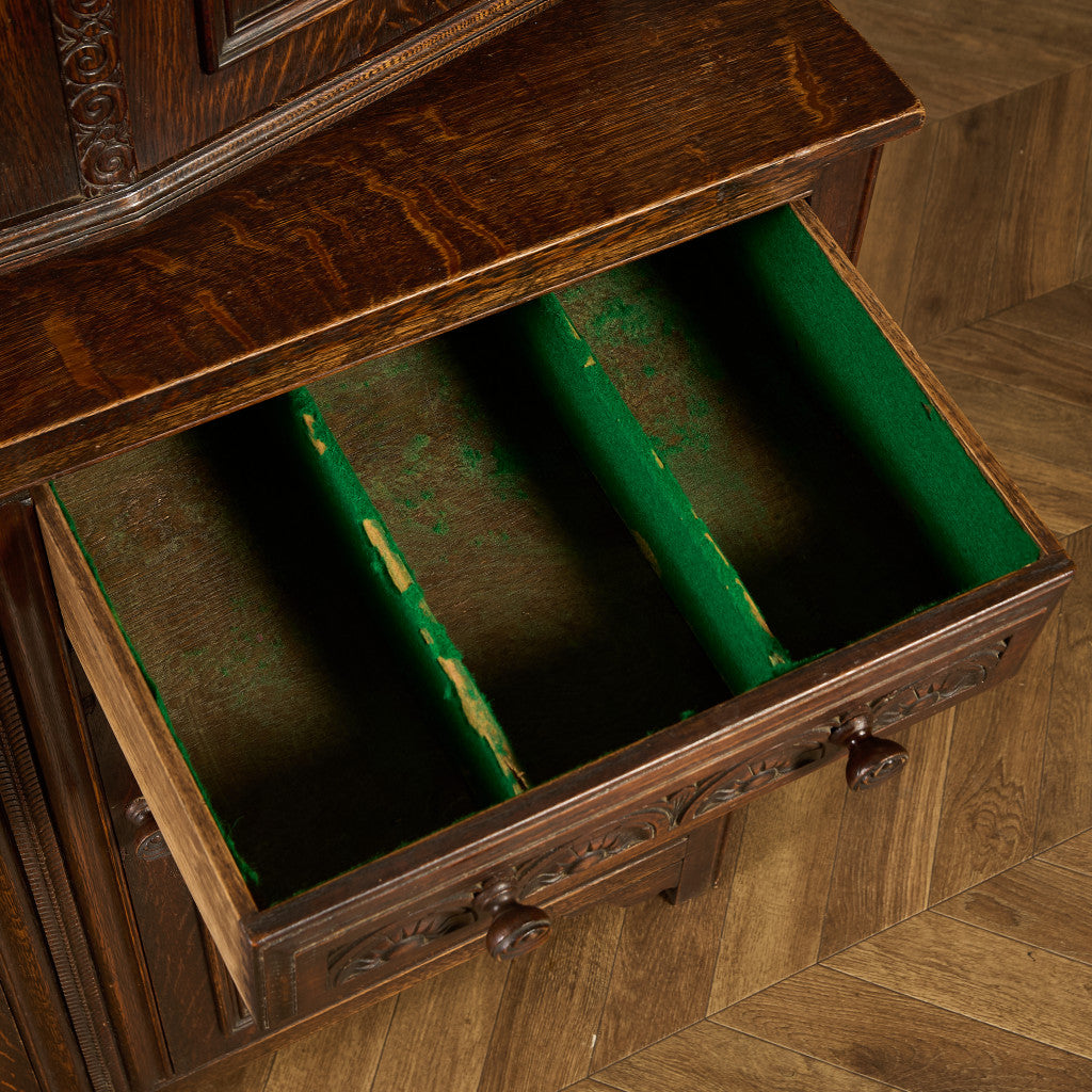 英国 クラシック コートカップボード