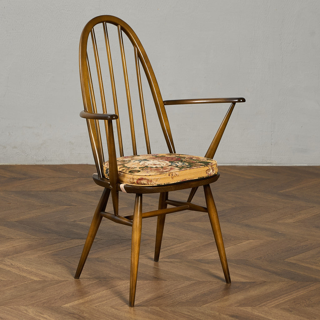 ヴィンテージ クエーカー アームチェア ラウンドゴールドラベル