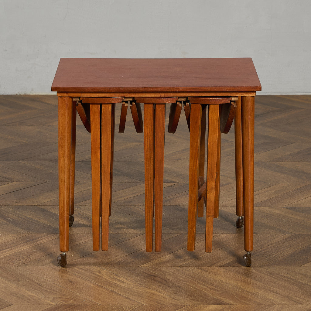 Novy Domov ヴィンテージ ネストテーブル