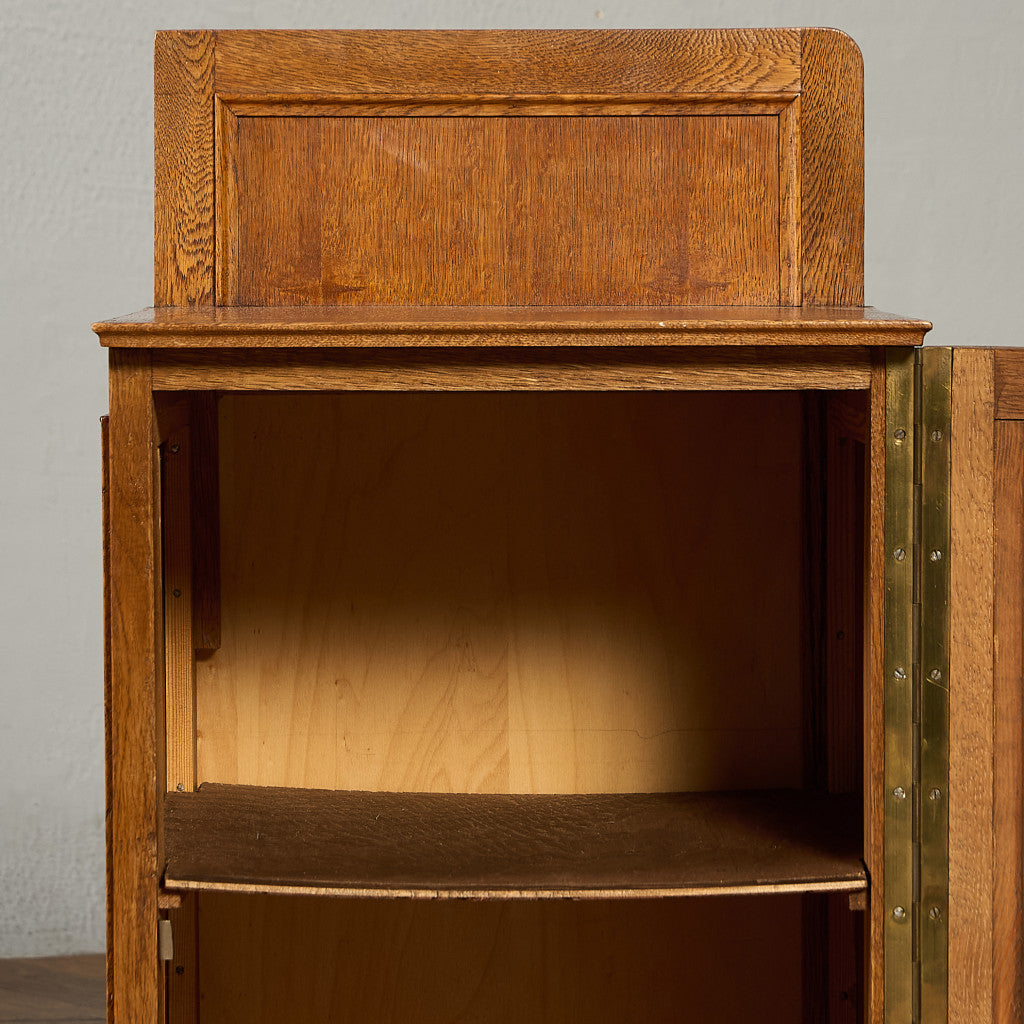 英国 クラシック ベッドサイド キャビネット