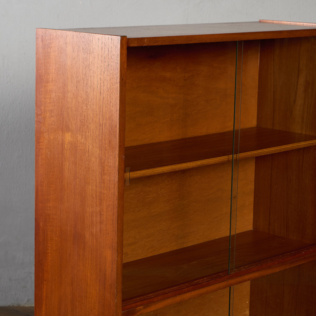 英国 ヴィンテージ ナロー ガラス ブックケース 食器棚