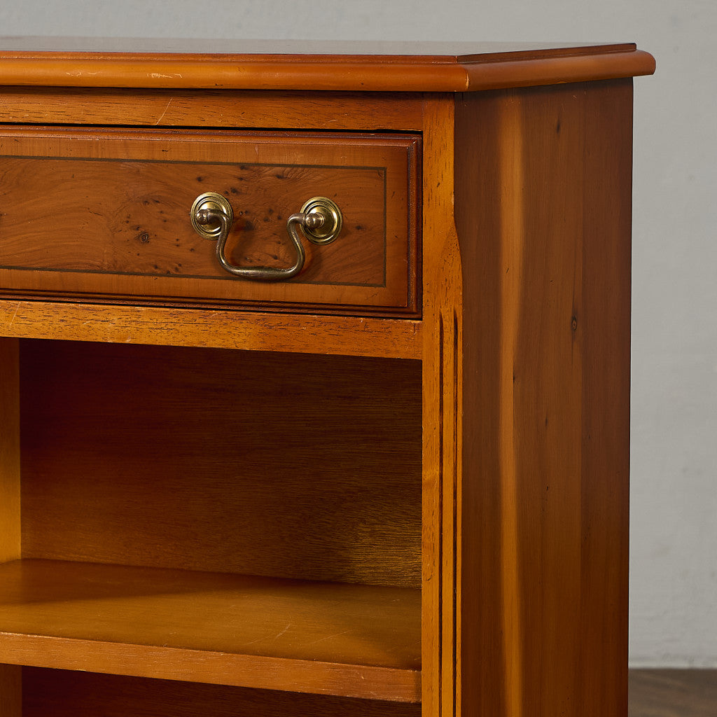 英国 クラシック サイドキャビネット