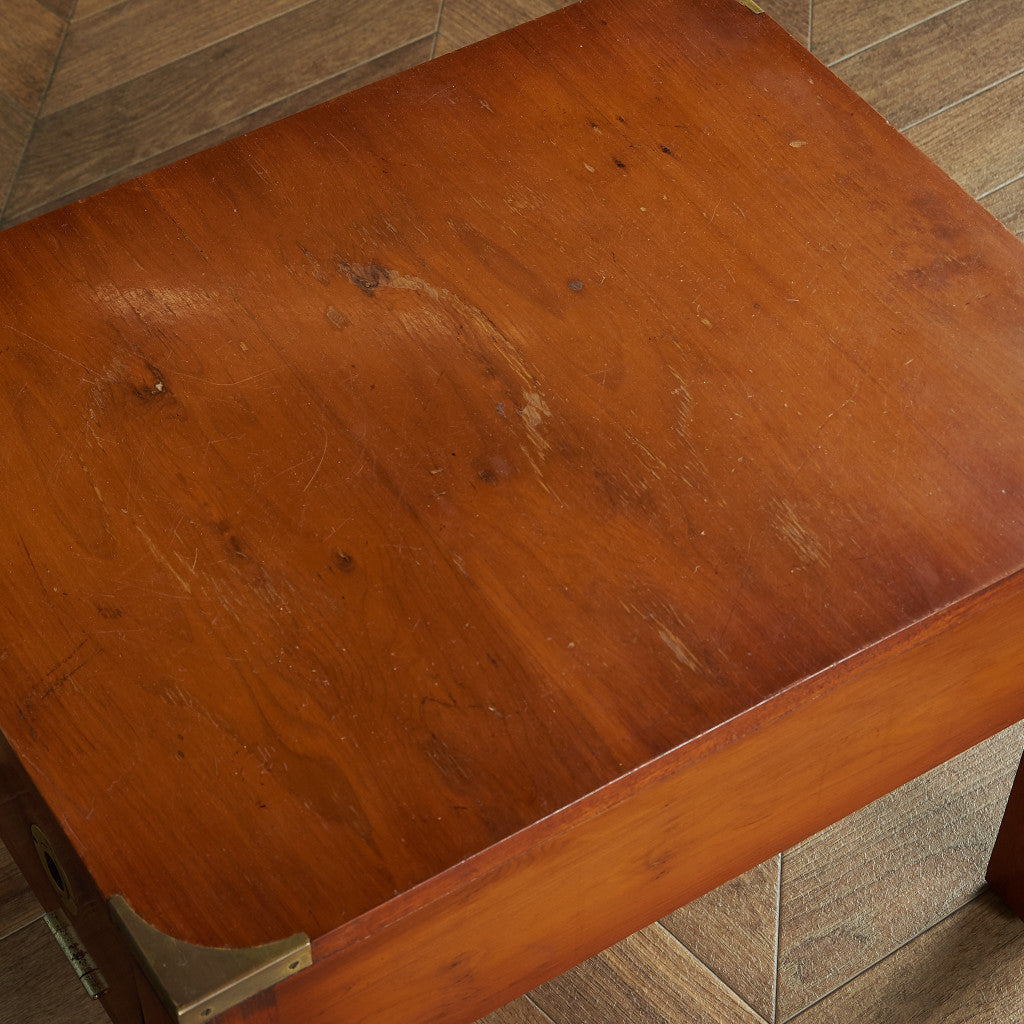 英国ヴィンテージ ベッドサイドキャビネット