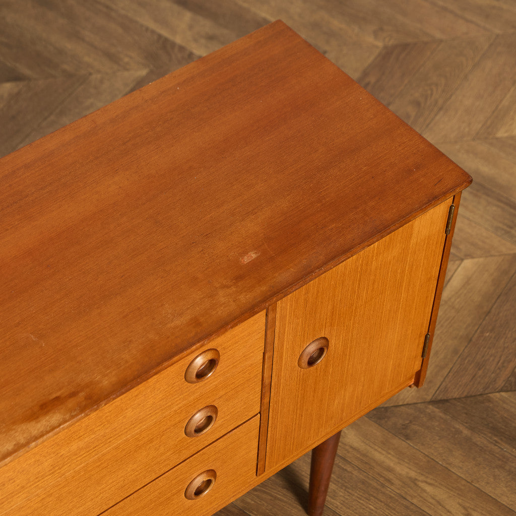 イギリス ヴィンテージ サイドボード