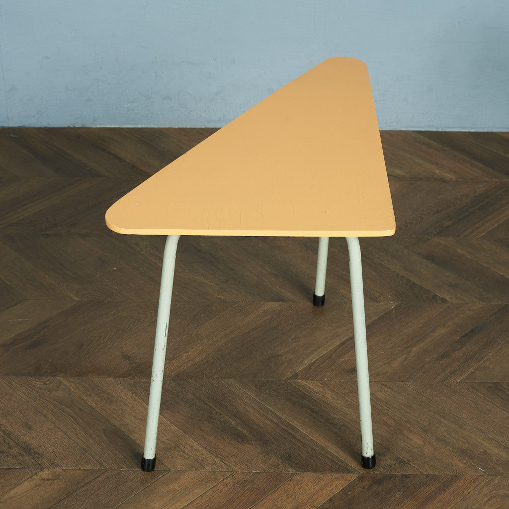 英国ヴィンテージ トライアングル センターテーブル / コーヒーテーブル #85362