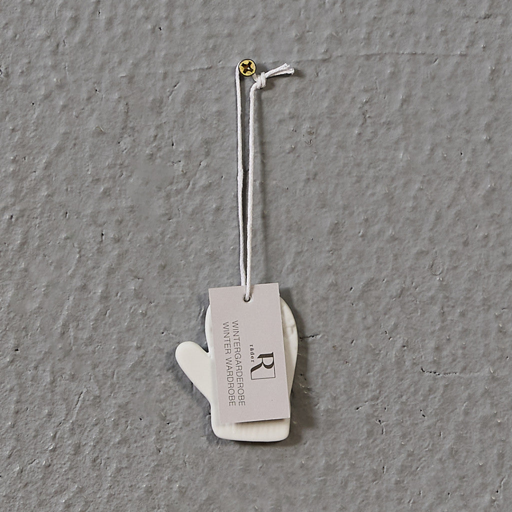 Winter wardrobe Ornament Set