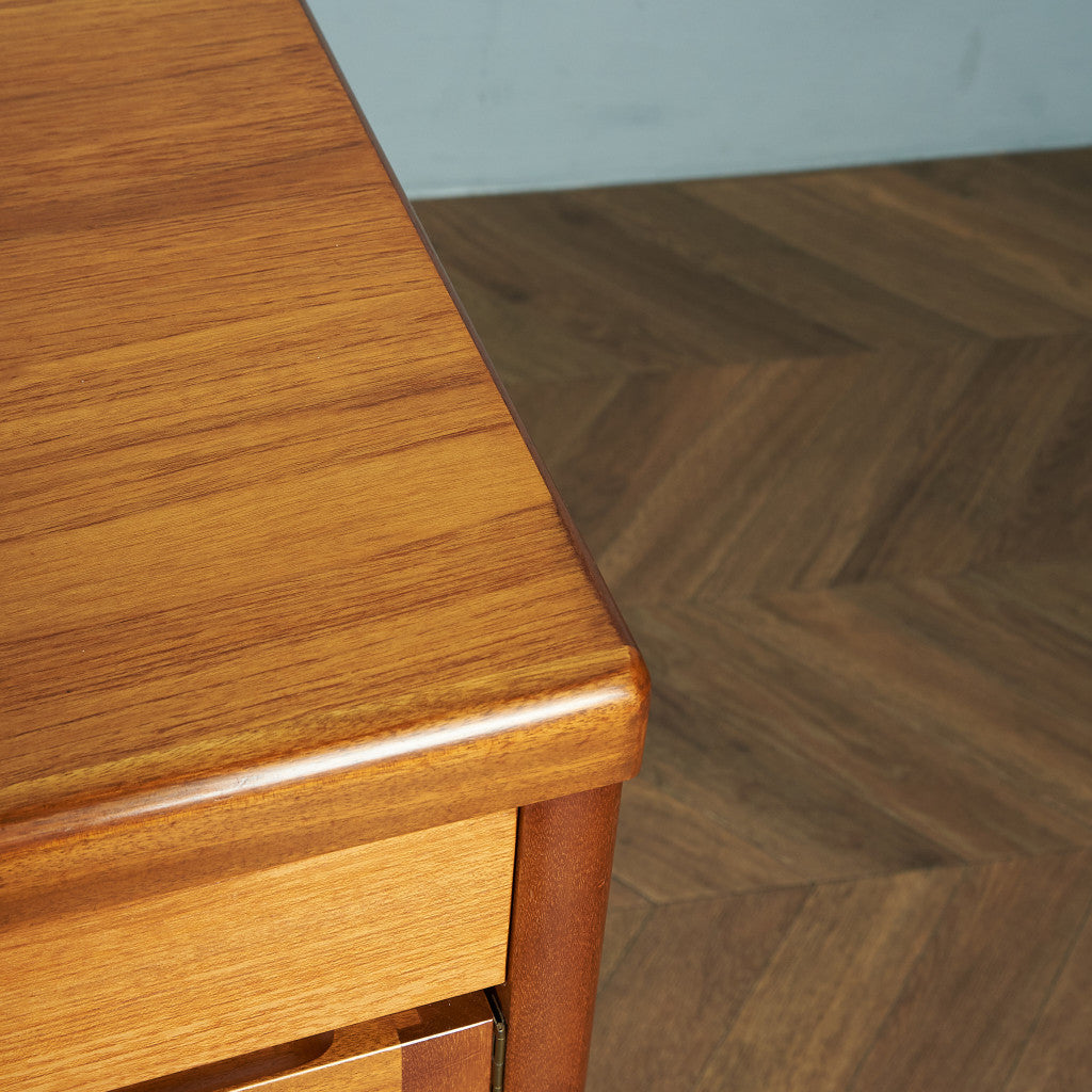 十字扉 ヴィンテージ サイドボード