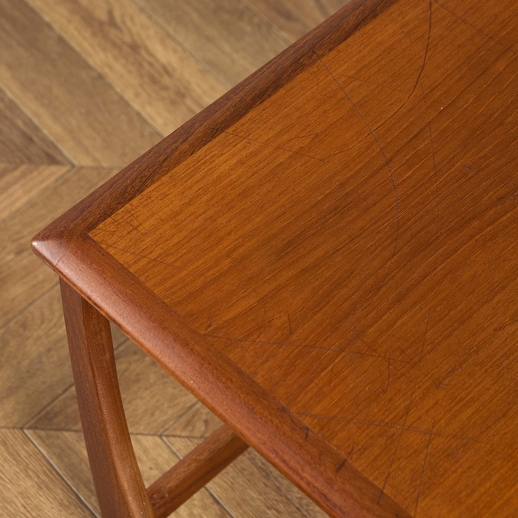 Astro タイルトップ ネストテーブル