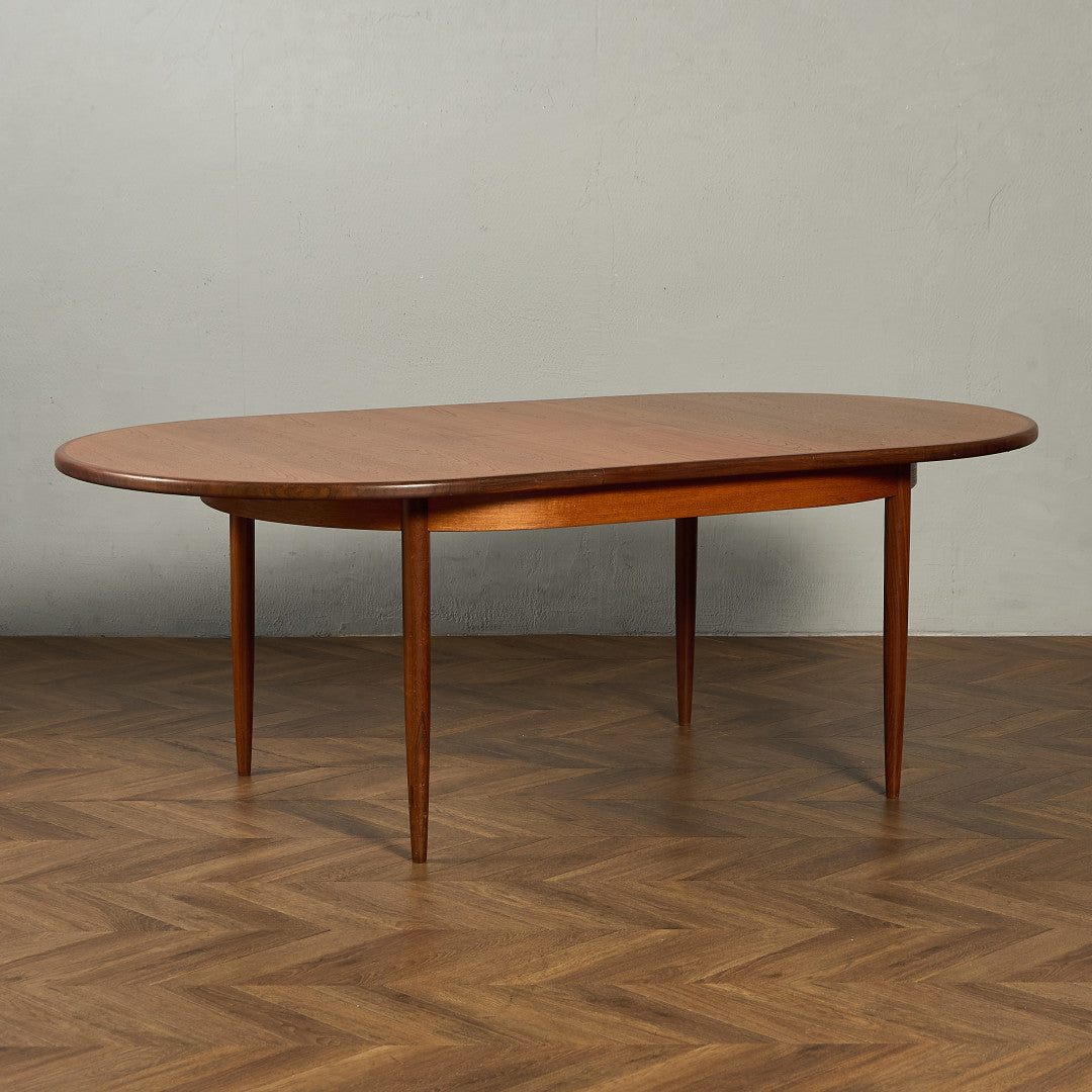 ヴィンテージ エクステンション オーバルダイニングテーブル
