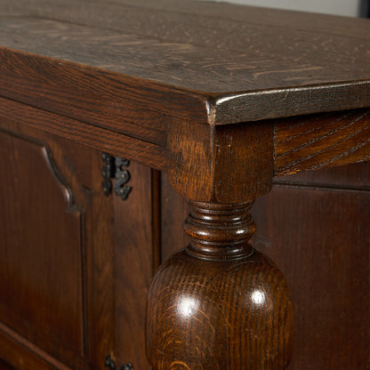 英国 クラシック コートカップボード 食器棚