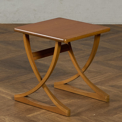 ネストテーブル