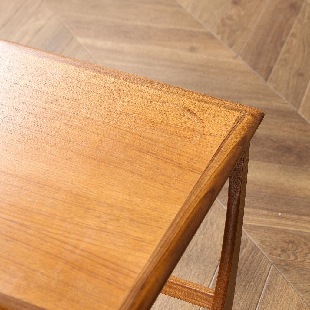 Astro セラミックタイルトップ ネストテーブル