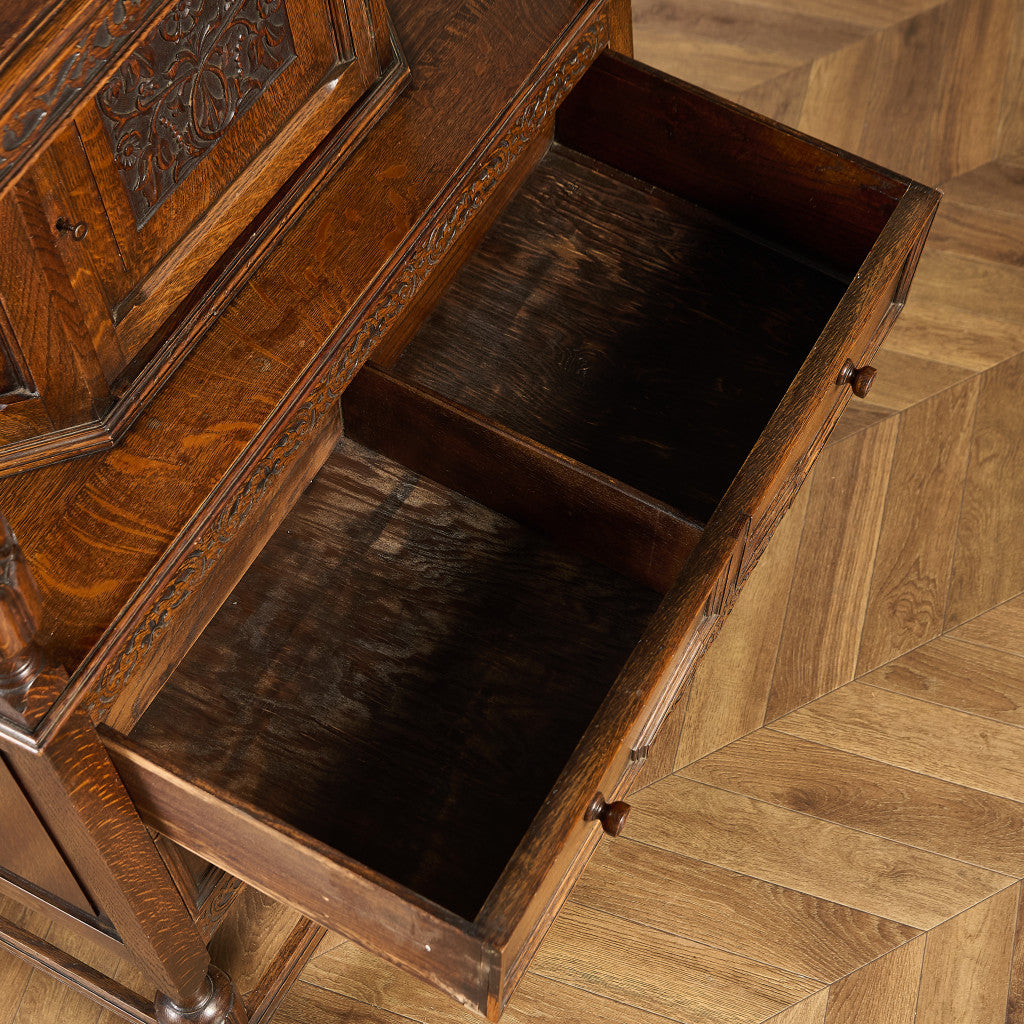 英国 クラシック コートカップボード