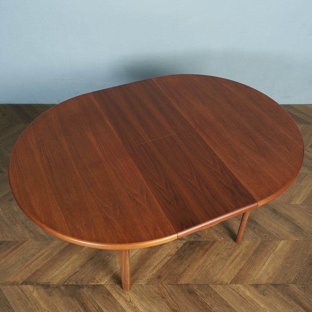 Elliotts Of Newbury Extendable Round Dining Table #84697