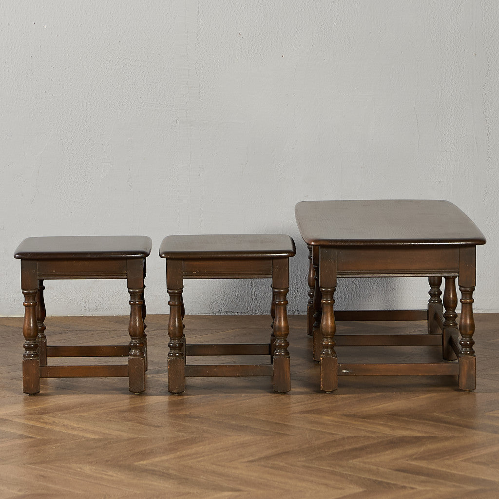 ネスト コーヒーテーブル