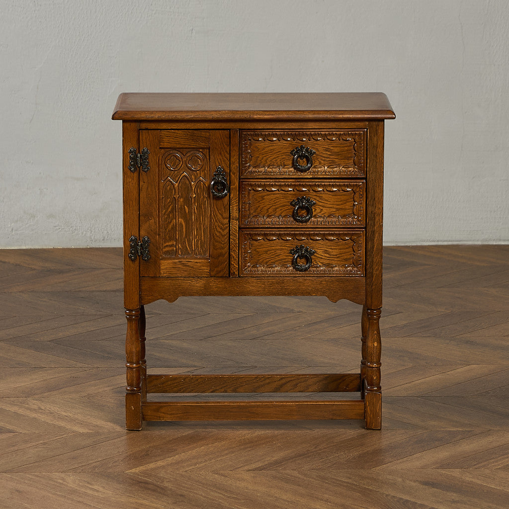 英国 クラシック サイドキャビネット サイドテーブル