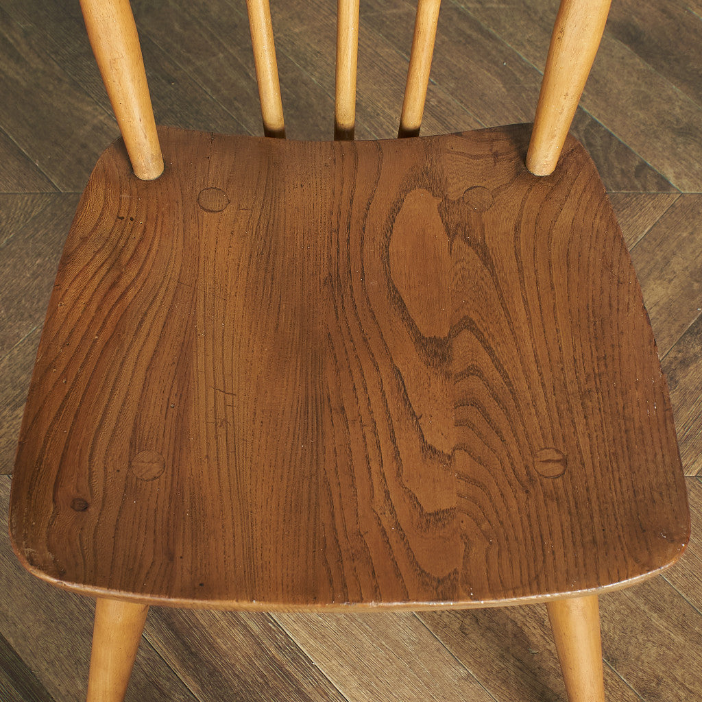 スティックバックチェア