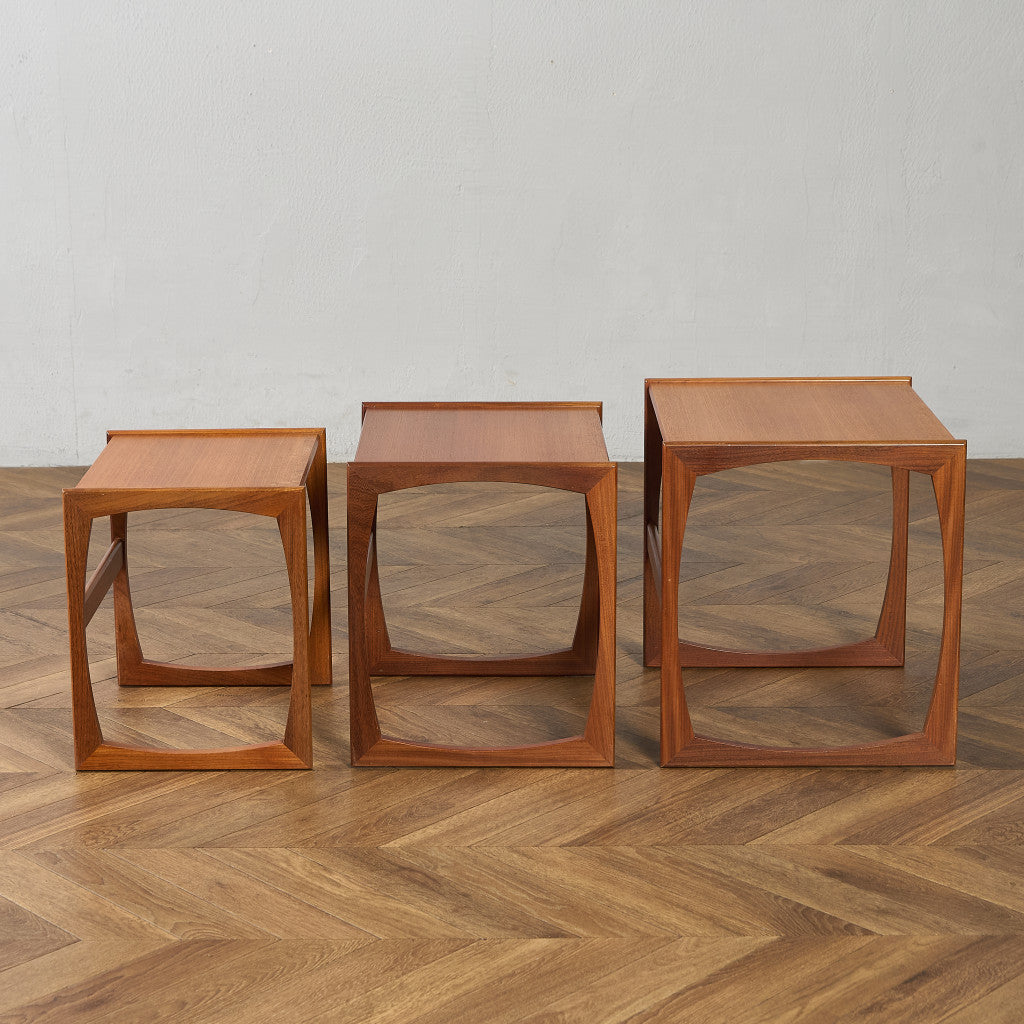 Quadrille ヴィンテージ ネストテーブル