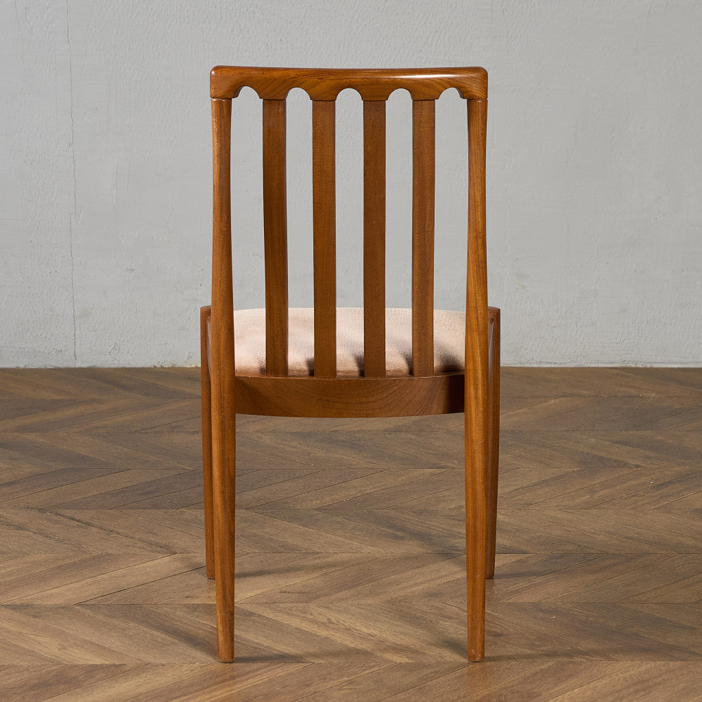 スラットバックチェア