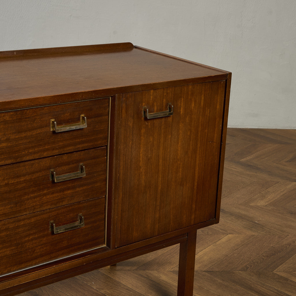 Brass-fitted Tola  ヴィンテージ サイドボード (4005)